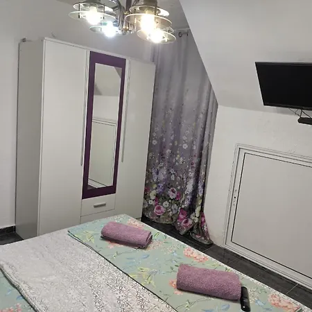 Pomponi Apartment *