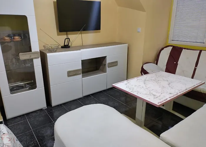 Pomponi Апартаменты